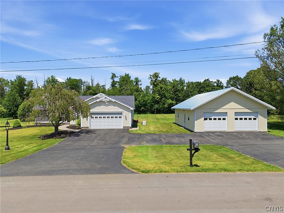 1st image of 18 Regan Dr