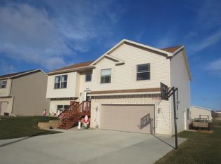 450 White Spruce Ave, Baraboo, WI 53913