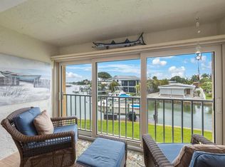 175 116th Ave APT 102, Treasure Island, FL 33706