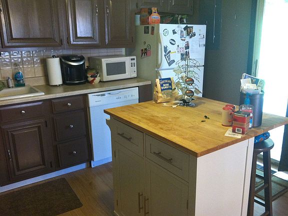 4th image of 658 Chateau Dr