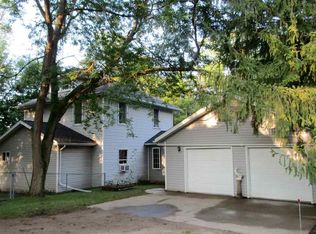 309 E Rapp St, Mount Carroll, IL 61053