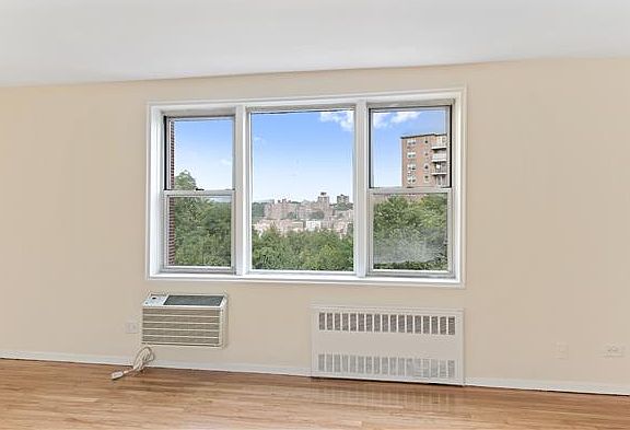 3rd image of 3475 Greystone Ave APT 6D