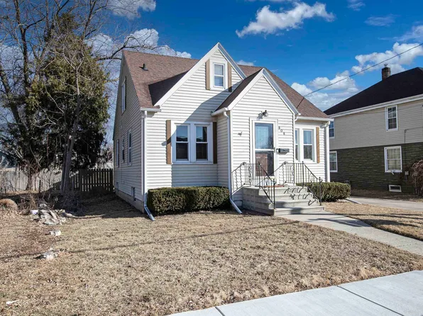 808 Marquette St, Menasha, WI 54952