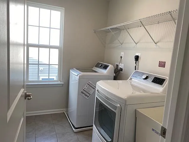 9828 Cedarmass Cir — Photo 11