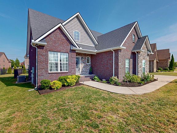 4th image of 5016 Lady Thatcher Dr