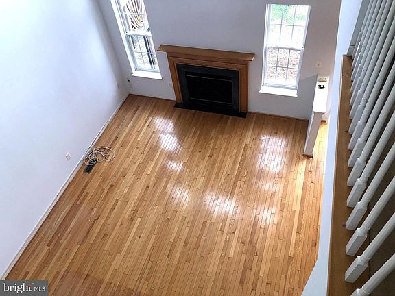 5th image of 109 Executive Cir