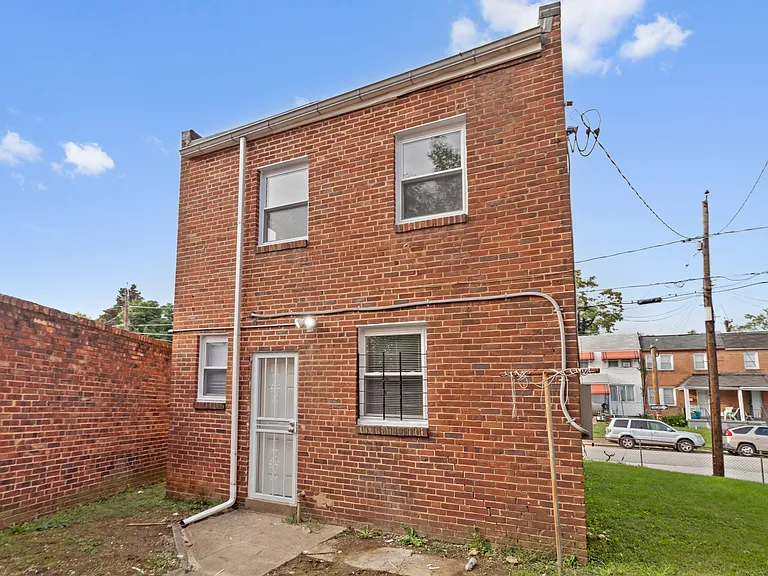 2915 Oakford Ave — Photo 22