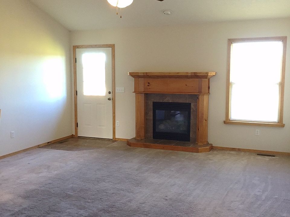 2nd image of 863 W Lorenza Dr
