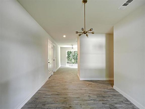 3rd image of 1108 Floradale Dr