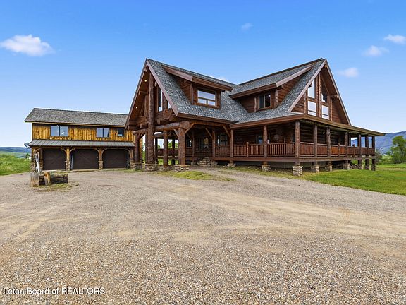 5th image of 989 Dry Creek Rd