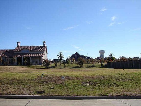 2nd image of 113 Stillwater Cir