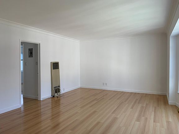 4th image of 461 S Cloverdale Ave APT 5