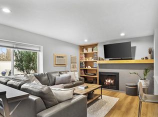 1014 Spaight St APT 9, Madison, WI 53703