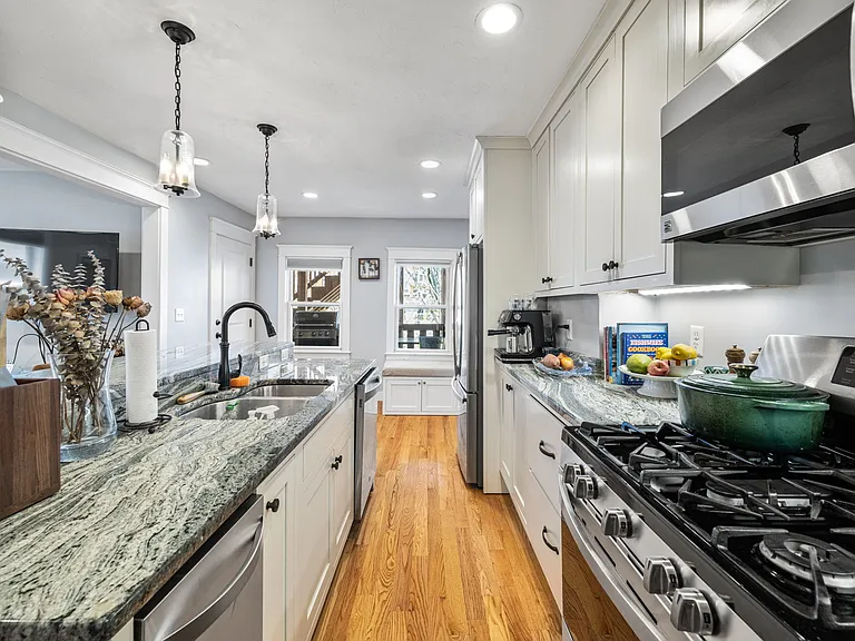 228 Havre St #3 — Photo 21