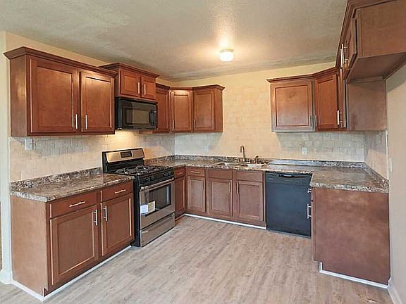 3rd image of 1505 23rd St
