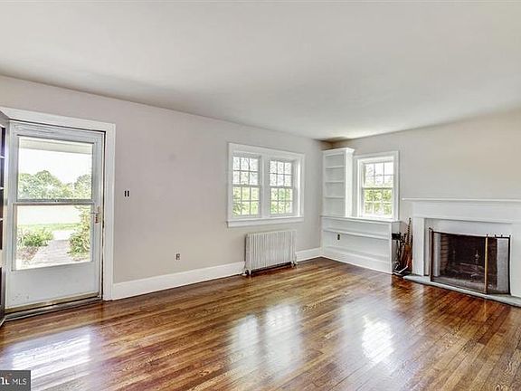5th image of 25 Dogwood Dr