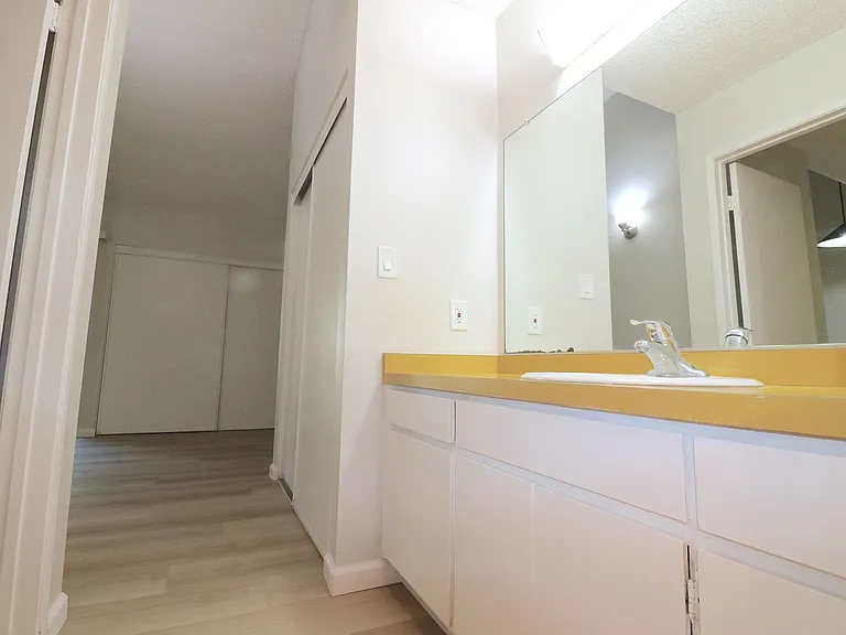 1621 Hotel Cir S #E329 — Photo 10