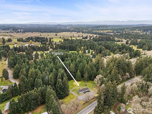 4th image of 3046 Angus Road SE