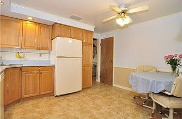 5th image of 868 Hershire Dr