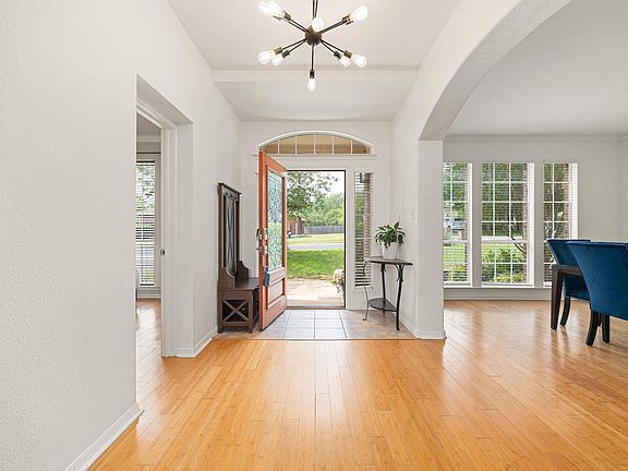 4th image of 2624 Niemann Dr