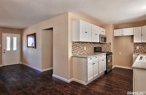 3rd image of 1485 Hollingsworth Dr