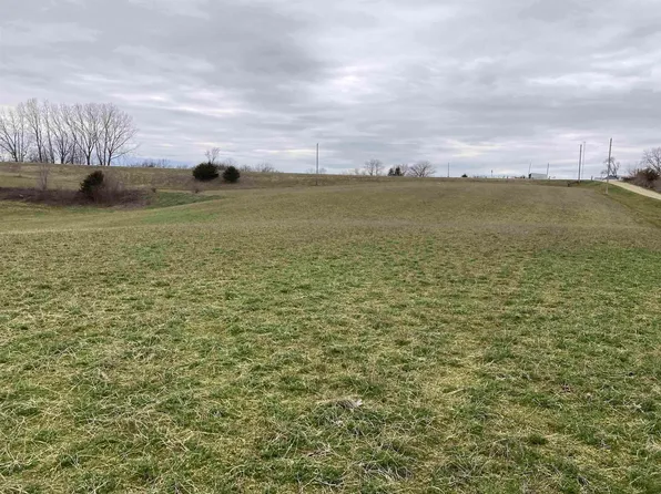 4 Garryowen Rd, Cascade, IA 52033