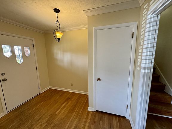 5th image of 11311 Woodcrest Dr SE
