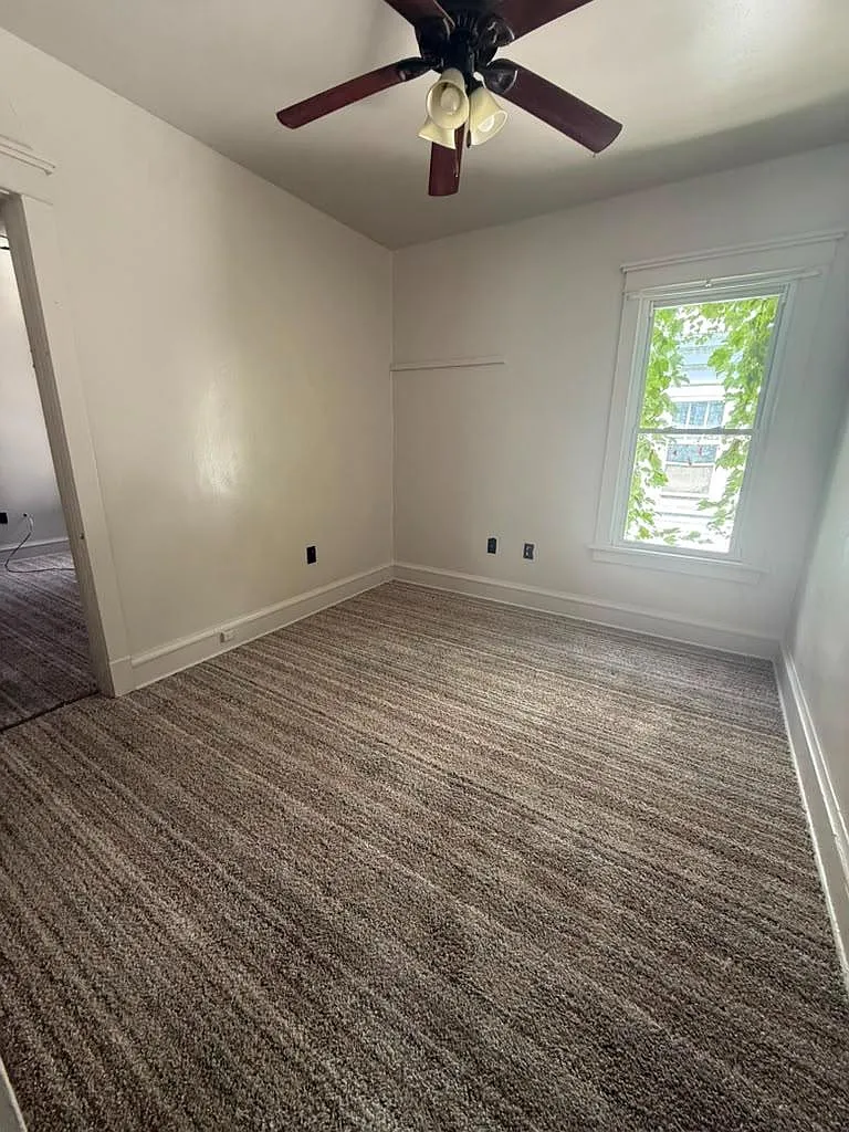 2607 N 44th St — Photo 3