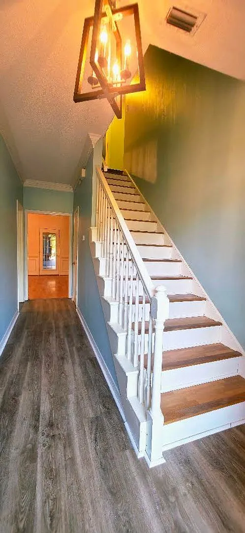 Two Story Home w/ Pool & Double Garage in Woodbridge Subdivision — Photo 4