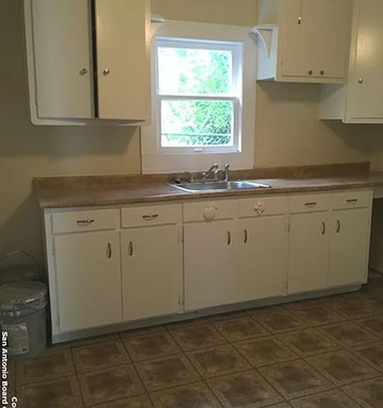 515 Lincolnshire Dr — Photo 6
