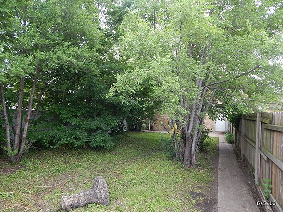 3rd image of 1614 N Newland Ave
