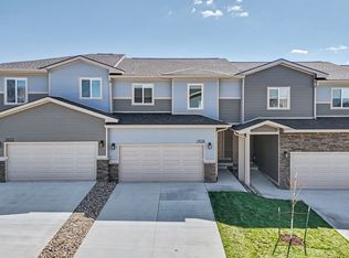 9076 Calvin Dr, West Des Moines, IA 50266