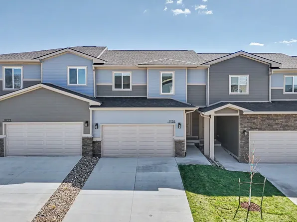 9076 Calvin Dr, West Des Moines, IA 50266