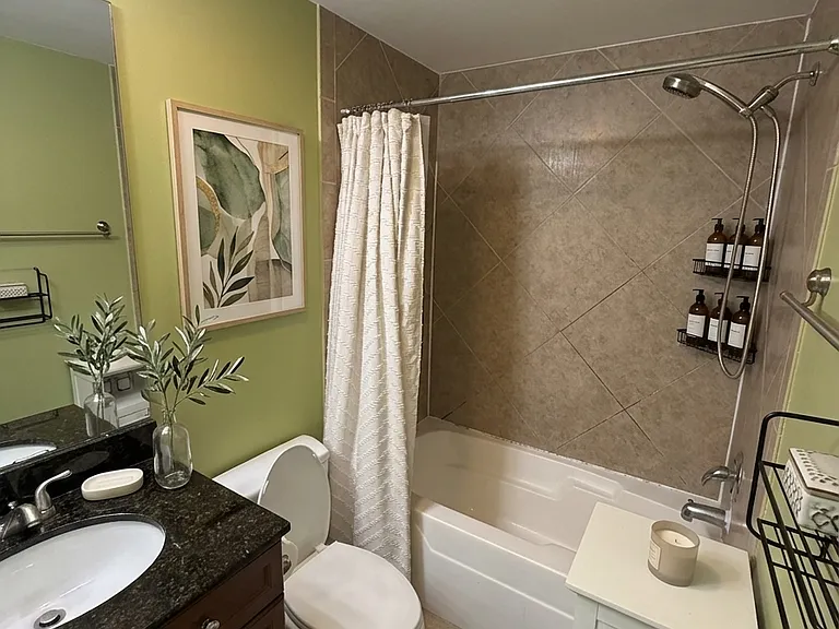 1935 S Archer Ave #520 — Photo 8
