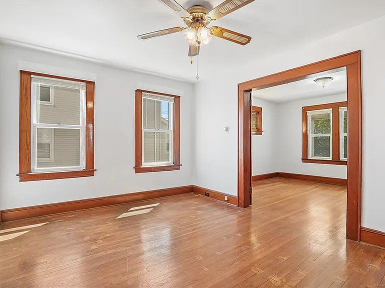 108 Barnum Ter — Photo 11