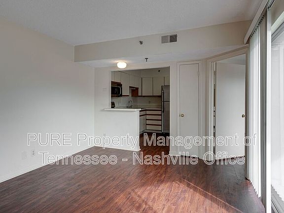5th image of 900 19th Ave S APT 208