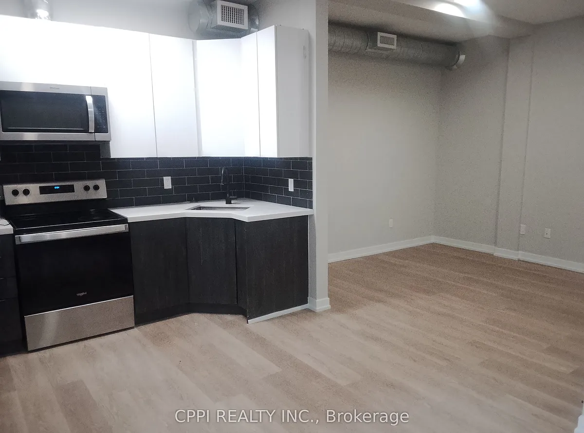 Building Photo - 140 Simcoe St #223