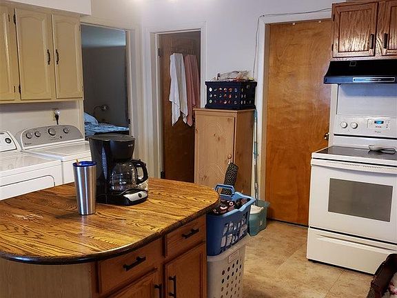 2nd image of 17 Leonard St