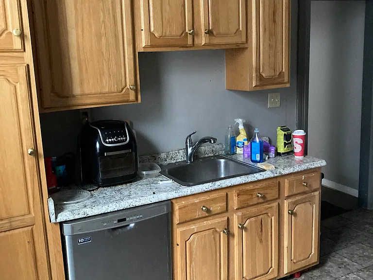 2314 Stratford Ave — Photo 6