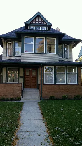 2052 Glenwood Ave Photo 1
