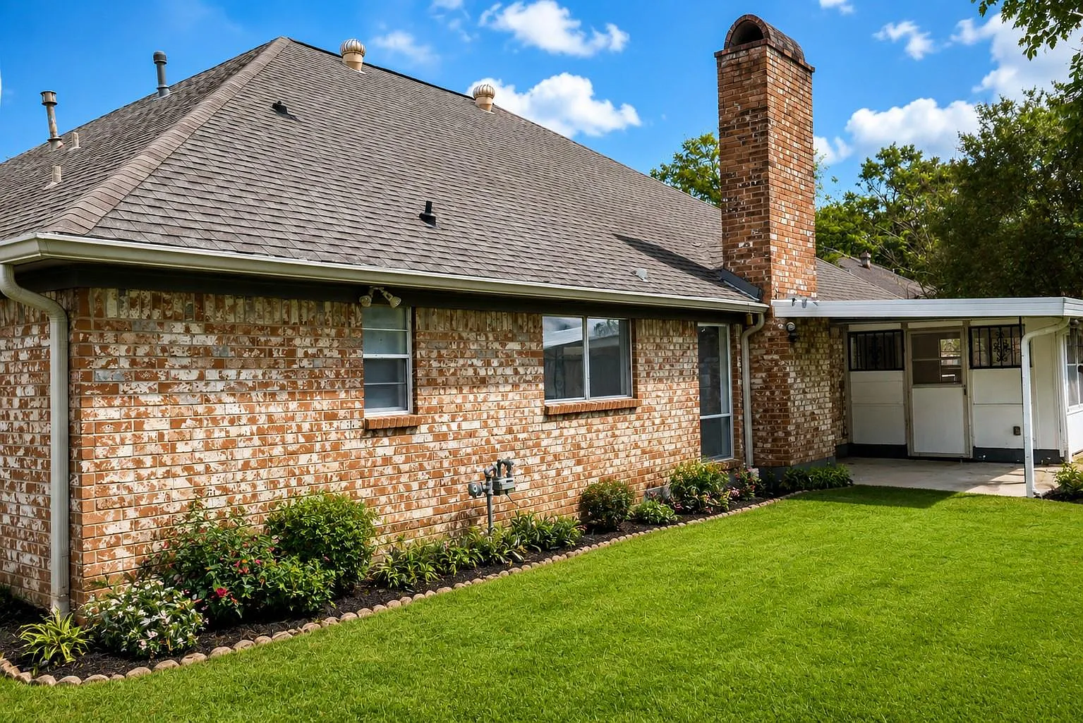3 bed, 2.5 bath, 2423 sqft, $2,500 — Photo 4
