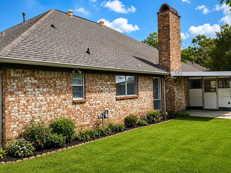 10710 Sandy Shoals Dr — Photo 4