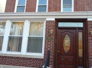 6068 Woodbine St, Ridgewood, NY 11385