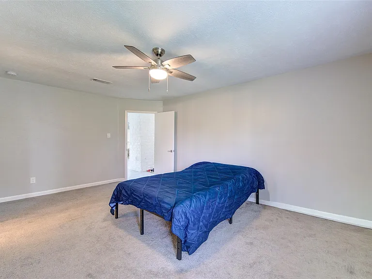 3046 Wagon Trail Dr — Photo 32