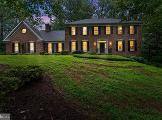 8464 Turkey Run Dr, Warrenton, VA 20187