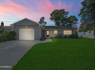 3 Ashcroft Ln, Toms River, NJ 08757