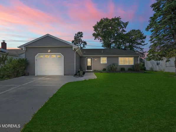 3 Ashcroft Lane, Toms River, NJ 08757