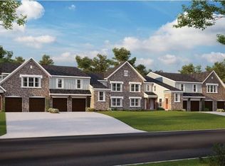 558 Foxhill Dr #12-103, Crescent Springs, KY 41017