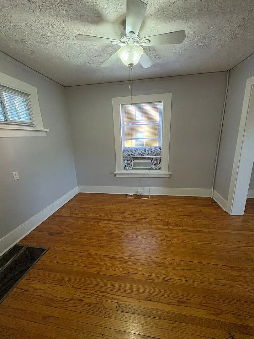 Daisy Terrace Apartments (1110 S. 30th Ave.) — Photo 4