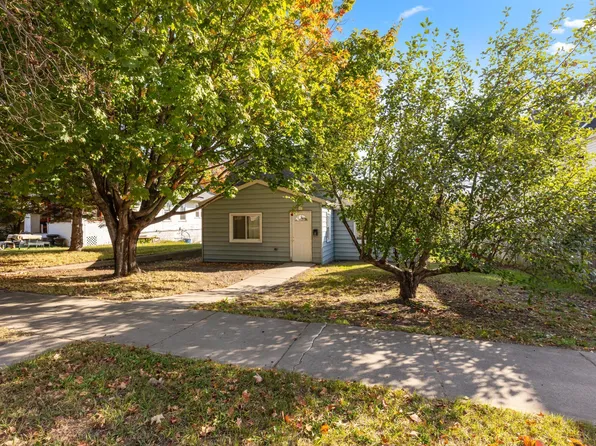 216 7th St NE, Staples, MN 56479